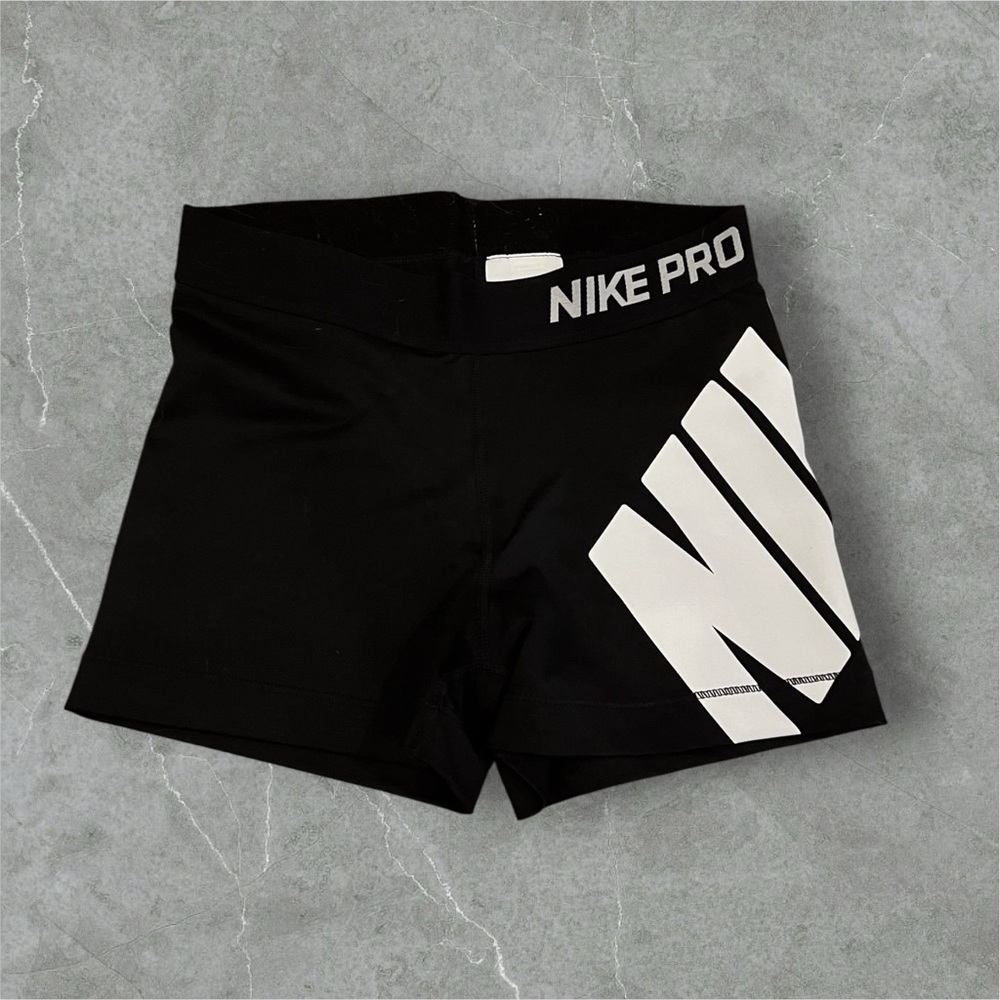 Nike Pro Women's Black and White Athletic Shorts